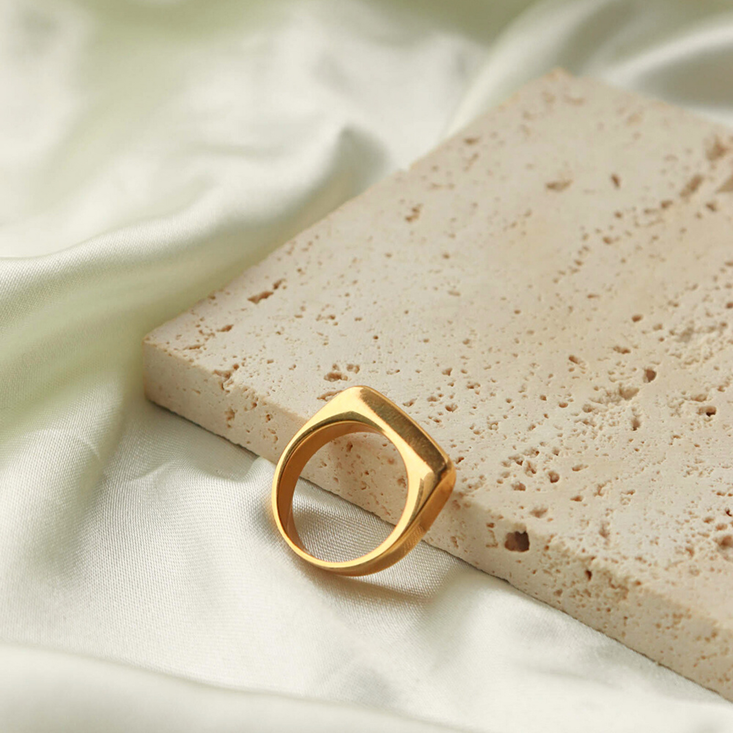 DELINE PAQUET GOLD RING