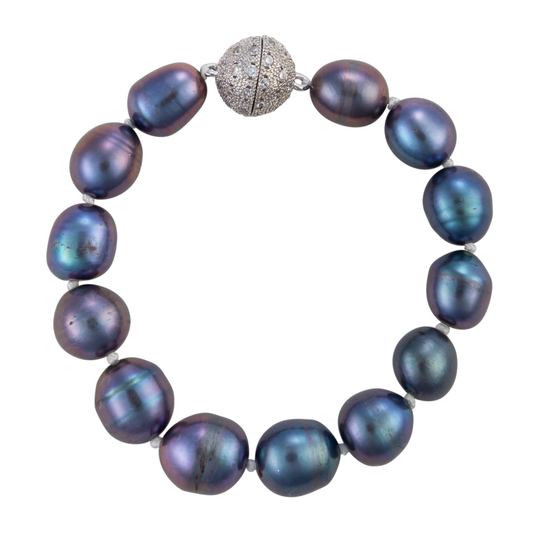 Baroque pearl bracelet with crystal clasp