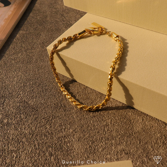 ESSENTIA CHARM BRACELET