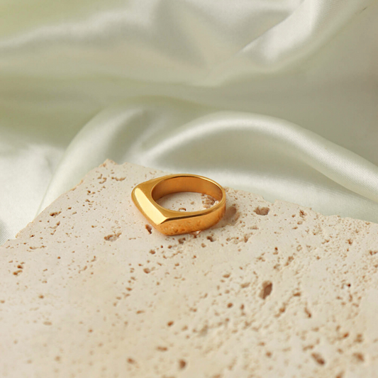 DELINE PAQUET GOLD RING