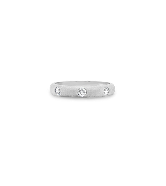Diamond 3 Stone Flush Band
