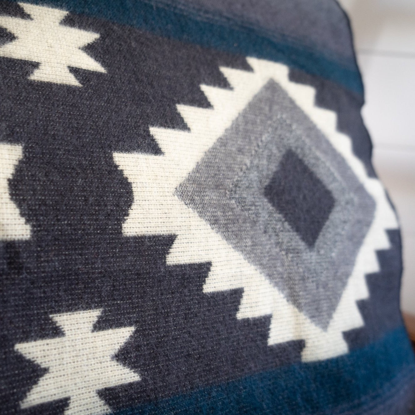 Andean Alpaca Wool Blanket - Midnight
