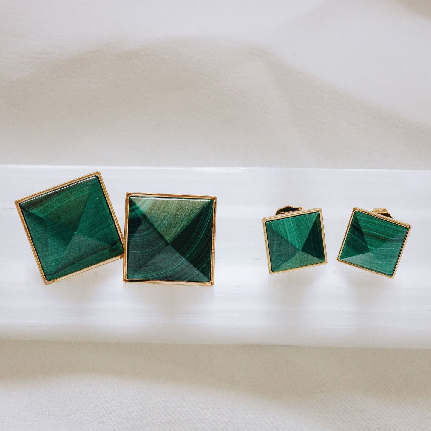 Pyramid Studs - Malachite Grande