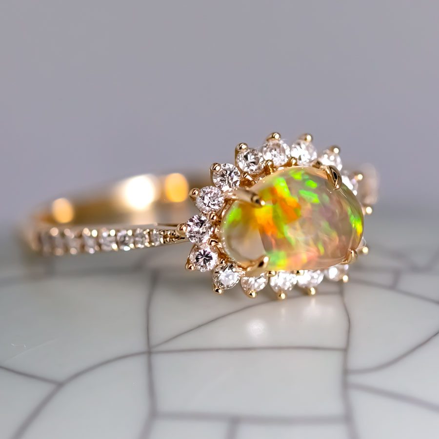 Exquisite Fire Opal Halo Diamond Engagement Ring 18K Yellow Gold