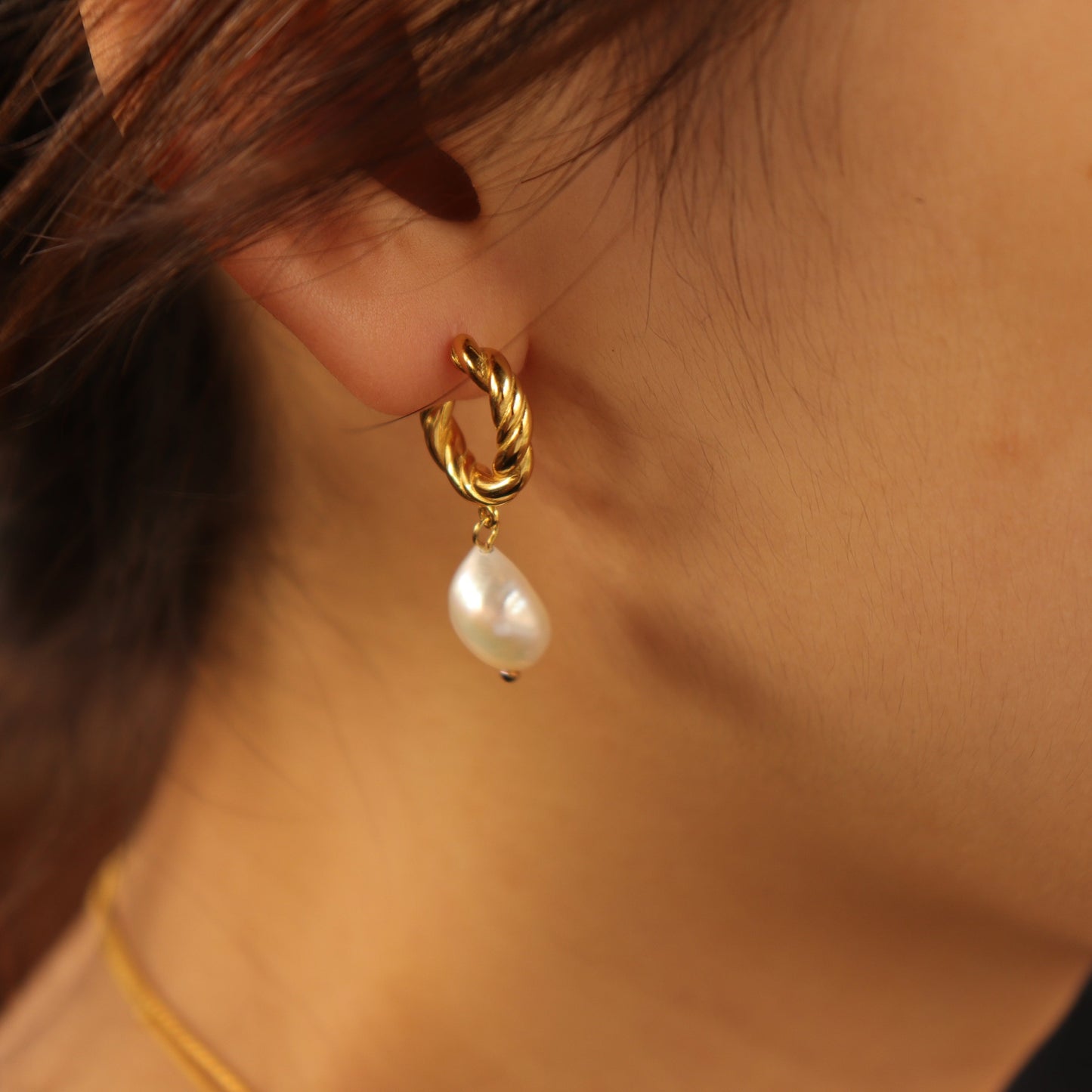 LORRAINE FAURE PEARL EARRINGS