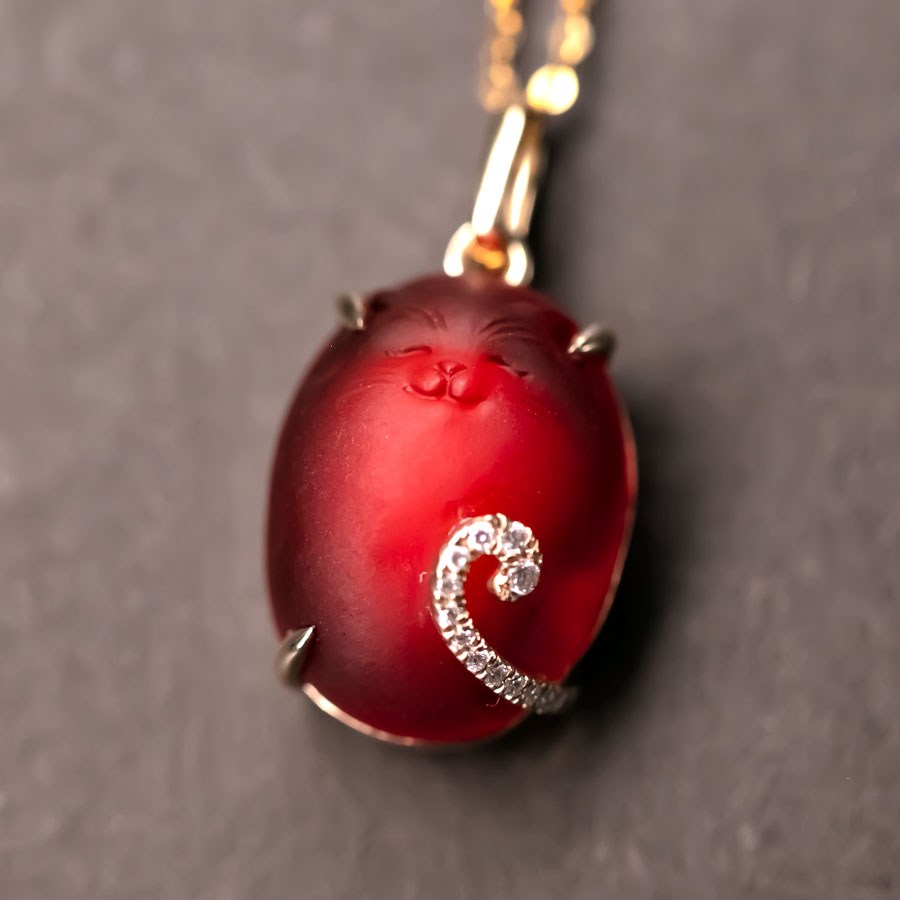 Hand Carved Cat Mexican Egg Fire Opal, Diamond Tail Necklace 18K Yellow Gold