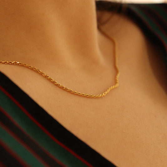 LA DAISY GOLD NECKLACE