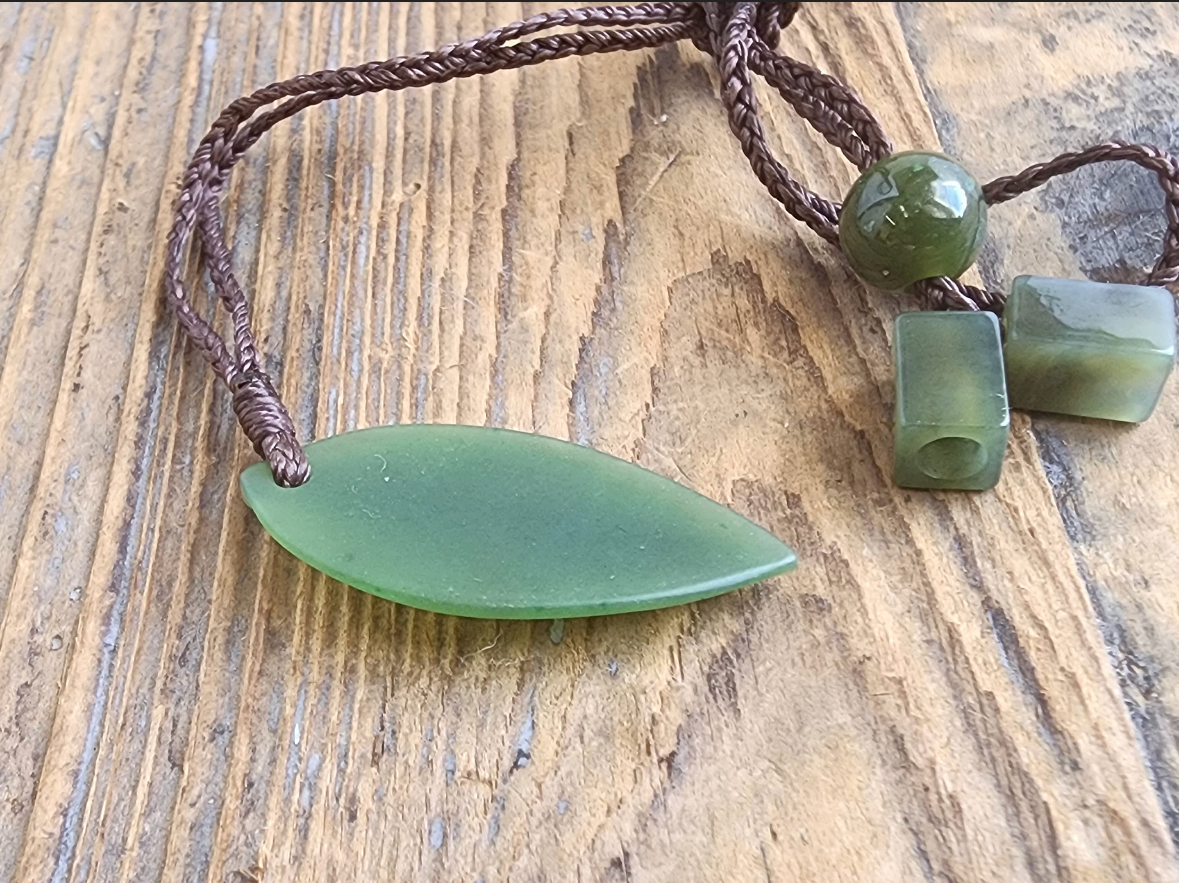 Jade Leaf, Pendant 30mm