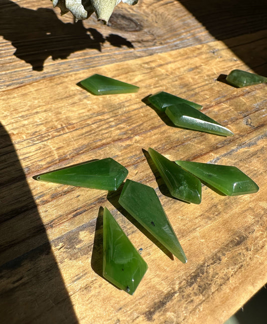 Nephrite Jade Kite 10/20mm (sold individually) Vintage