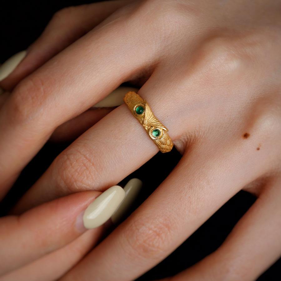Dr. Owl Emerald Eye Band 18K Yellow Gold Open Ring
