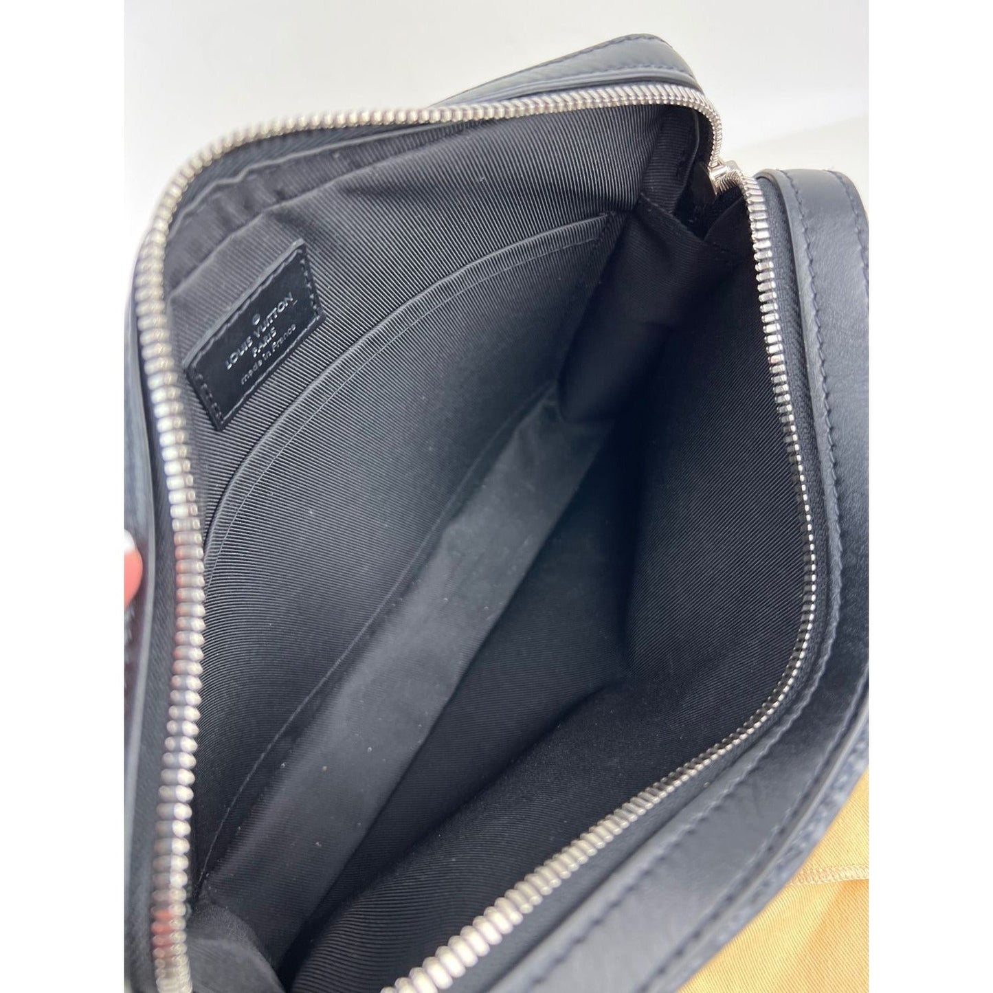 LOUIS VUITTON Trio Messenger Damier Graphite Men's Bag