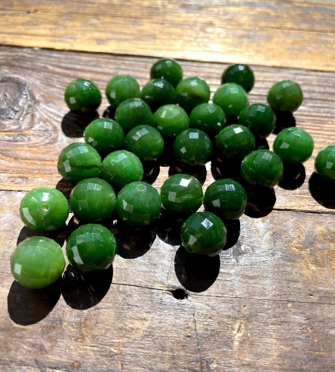 A Grade 12mm Faceted Bead