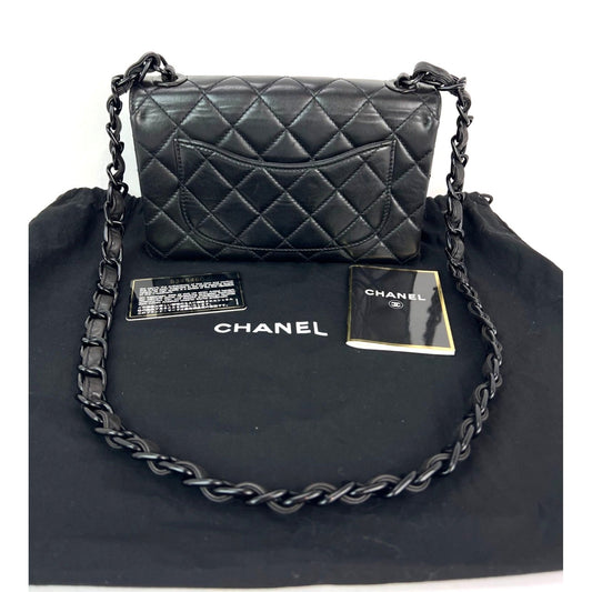 Chanel Vintage Quilted Lambskin Black Resin Chain Small Classic Single Flap Bag RARE