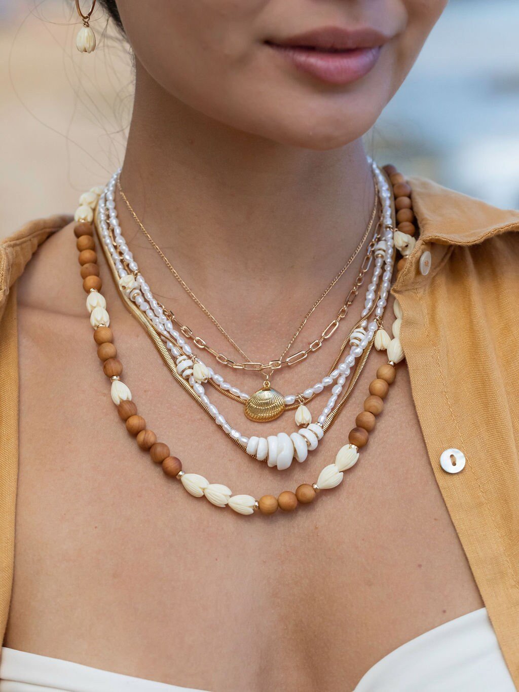Sandalwood Pikake Flower Bead Necklace - Hakumele