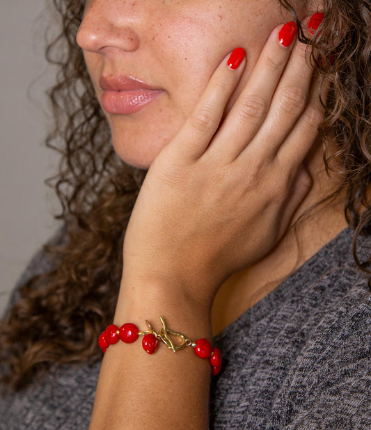 Scardale Red Shell Pearl Golden Toggle Bracelet