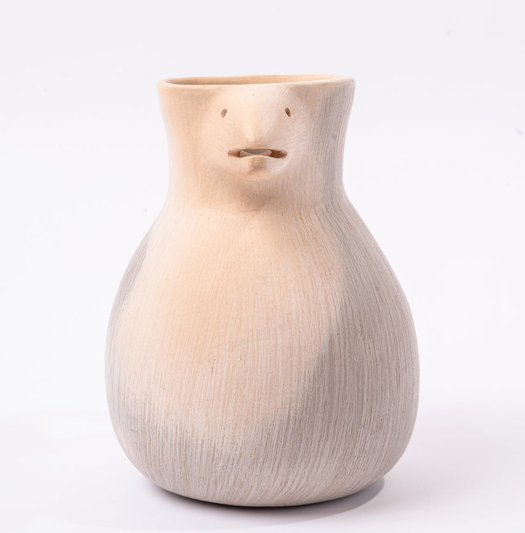 Cara Cara Pitcher