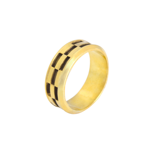 Ring in 18K yellow gold, with engraved details. H-04