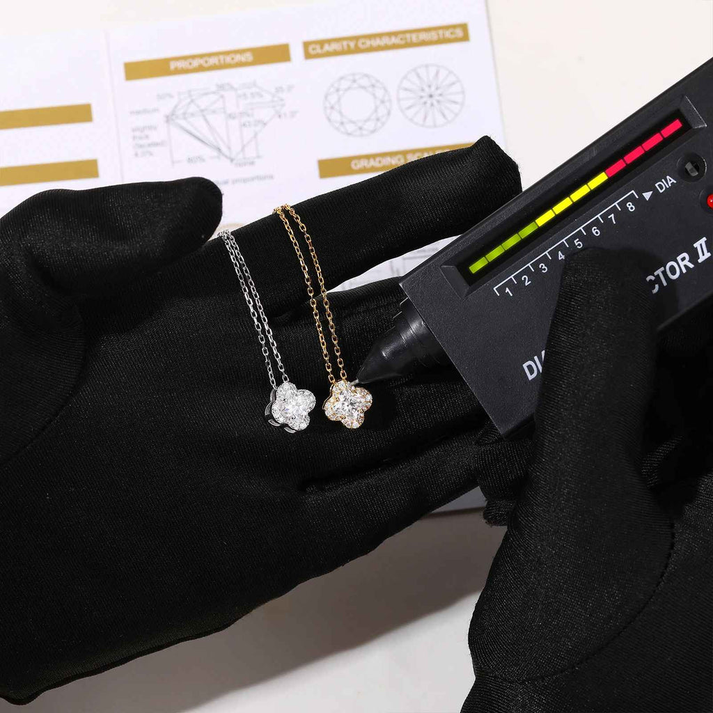 Fleur de Lumière D Color Moissanite Necklace (VVS1)