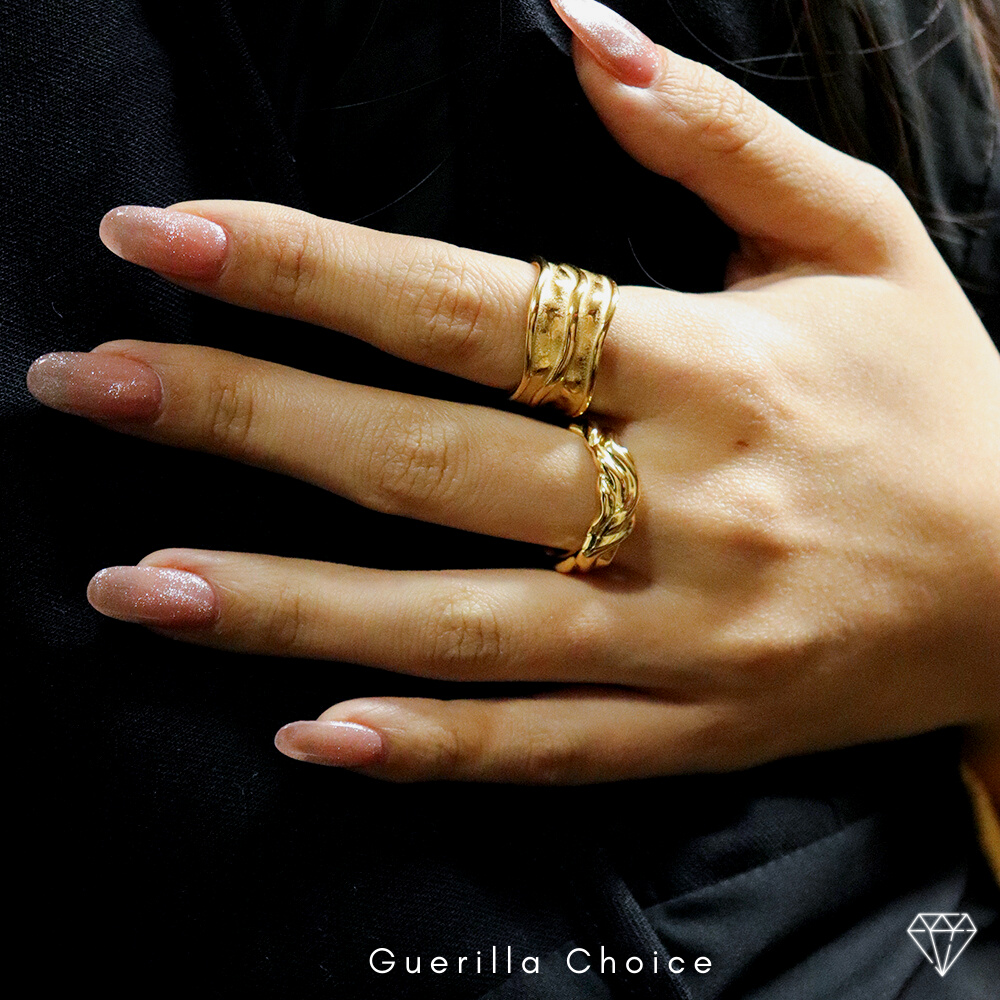 ELISE CHARM GOLD RING