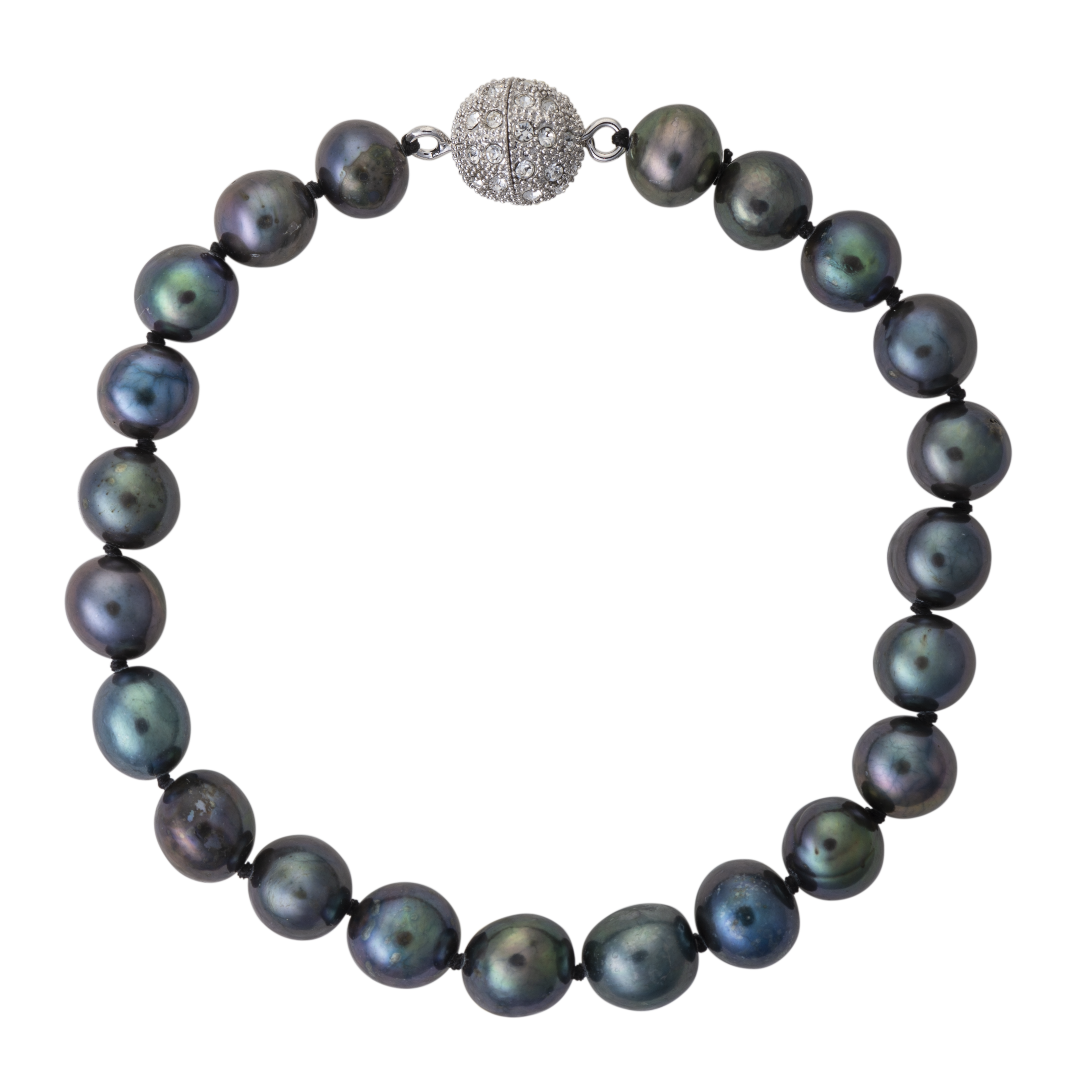 Delicate pearl bracelet with crystal clasp