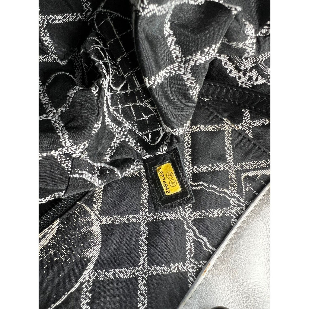 Chanel Essential 31 Rue Cambon Slopping White Leather Tote