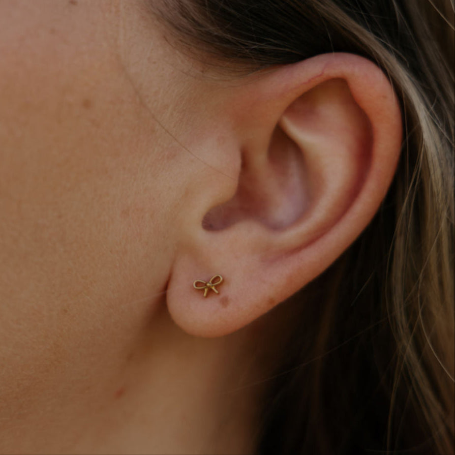 Bow Flat Back Studs