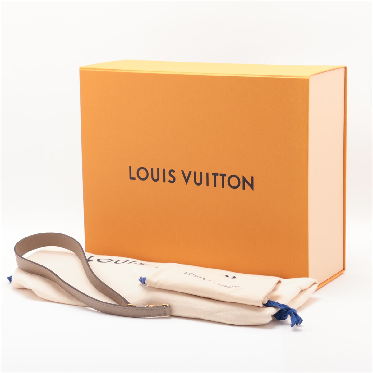 Louis Vuitton Parnassea Capucines MM M94428