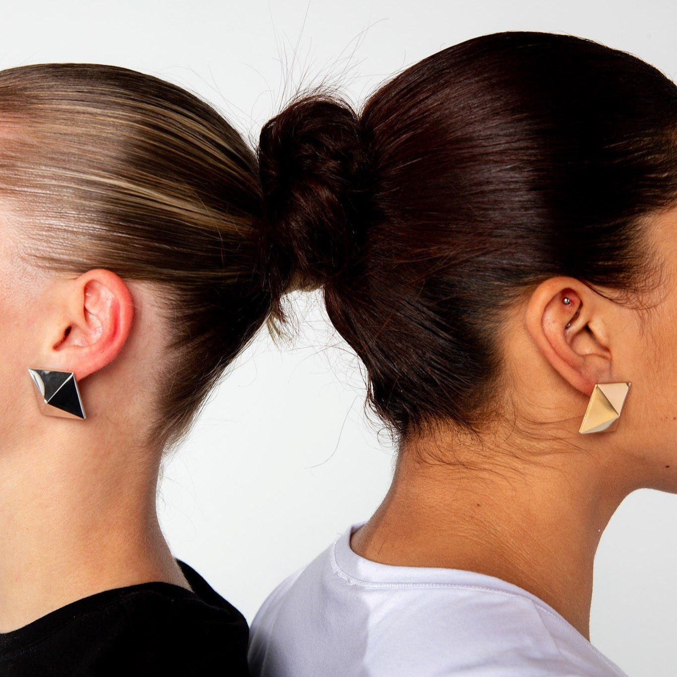 Pyramid Studs - Gold Grande