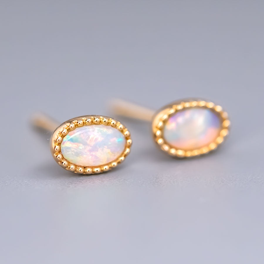 Delicate Oval Shaped Opal Stud Earrings 18K Yellow Gold