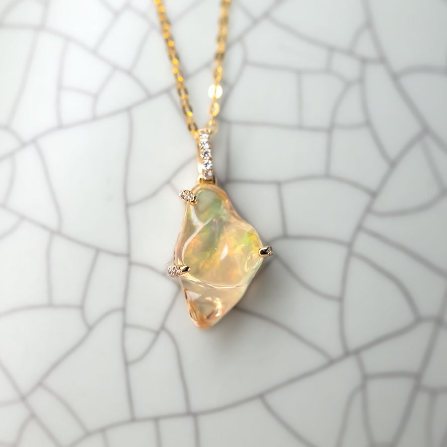 1.745ct Eternal Flame Mexican Fire Opal Diamond Necklace 18K Yellow Gold
