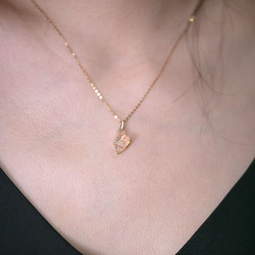 1.745ct Eternal Flame Mexican Fire Opal Diamond Necklace 18K Yellow Gold