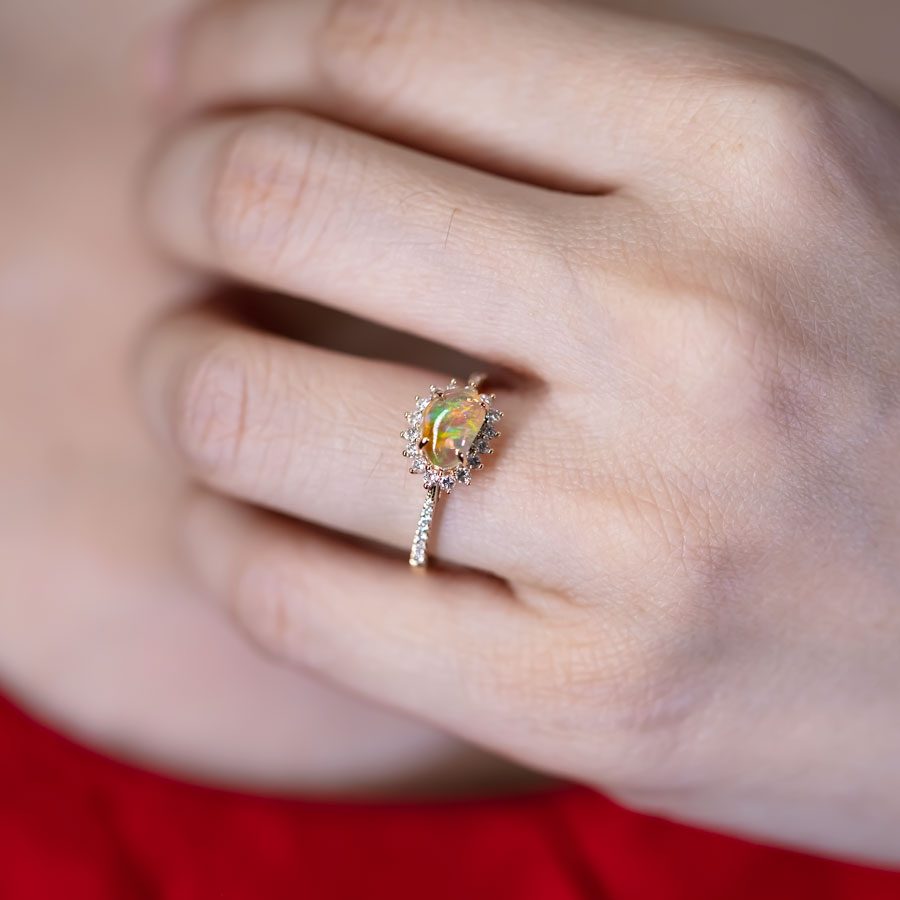 Exquisite Fire Opal Halo Diamond Engagement Ring 18K Yellow Gold