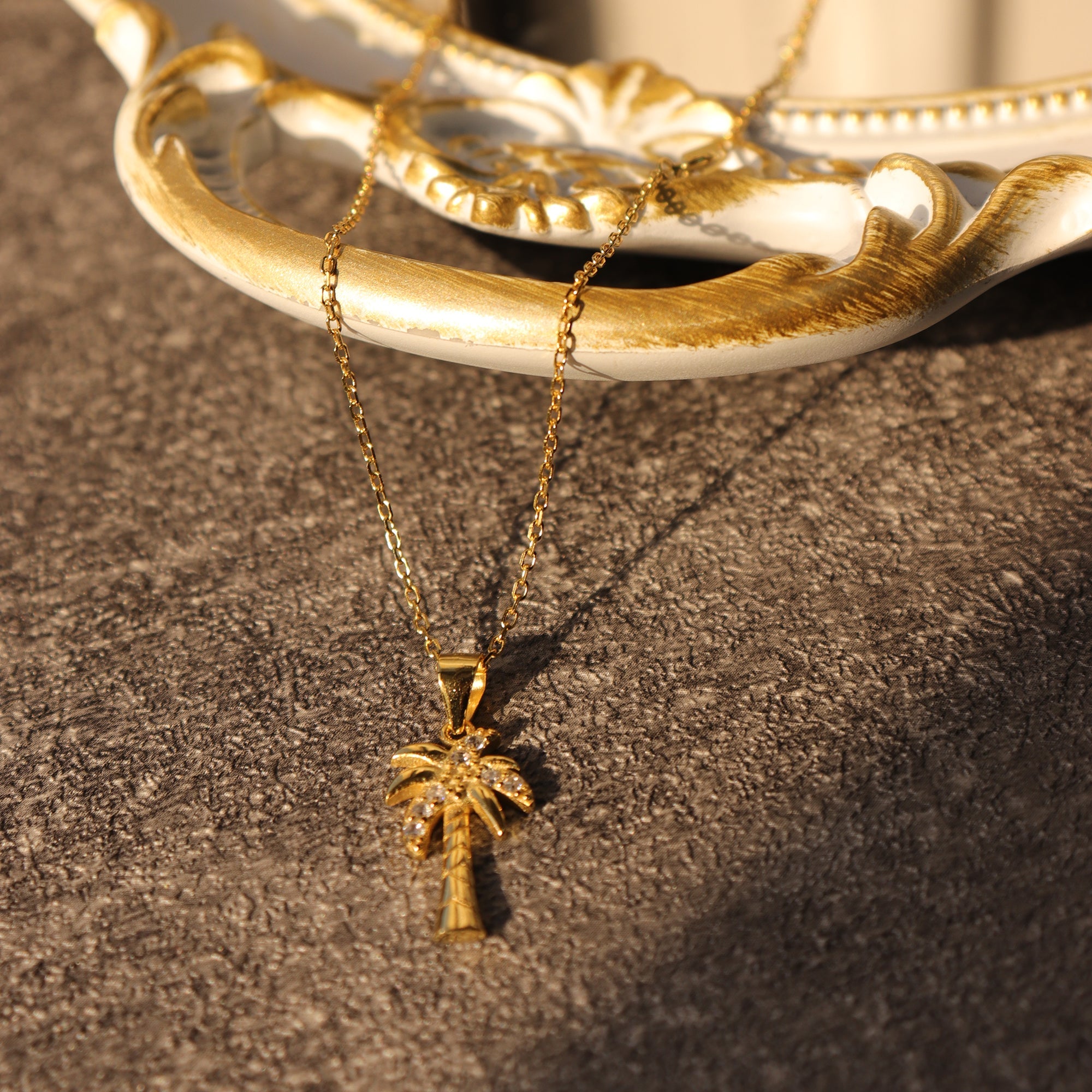 FAIR TALLY PALM NECKLACE