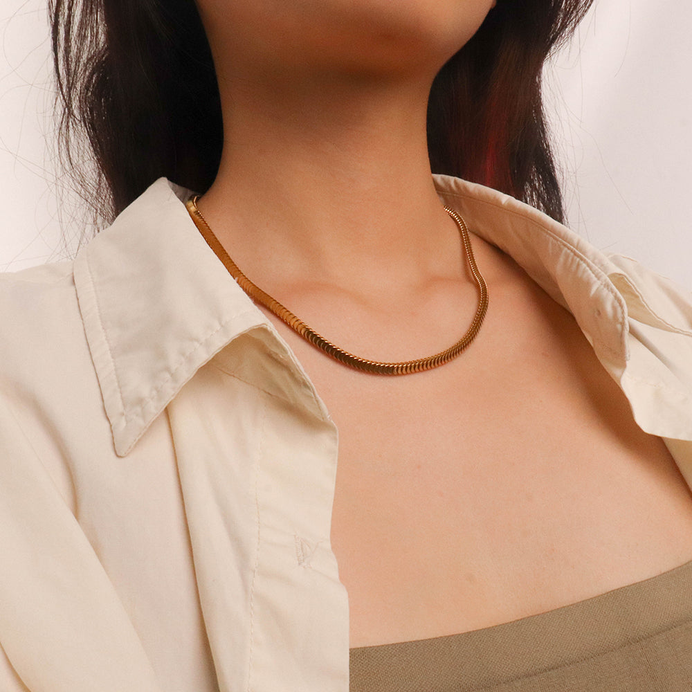 ROSAIRE SNAKE NECKLACE