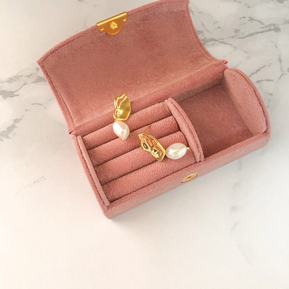 CLAIRE PEARL EARRINGS