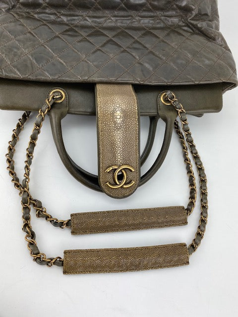 CHANEL Glazed Calfskin Shagreen Large Bindi CC Grey Tote Hand Bag