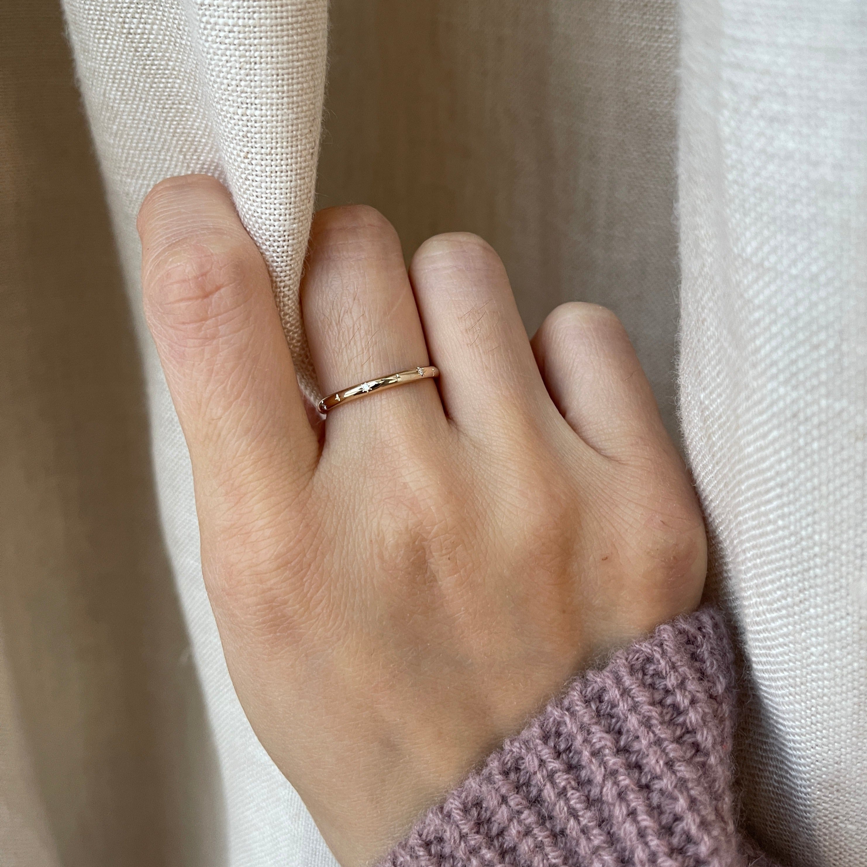 14K Diamond Starburst 2mm Band