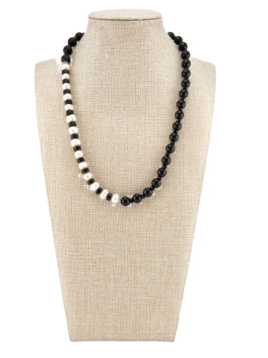 Onyx Disc & Large FW Pearl Necklace