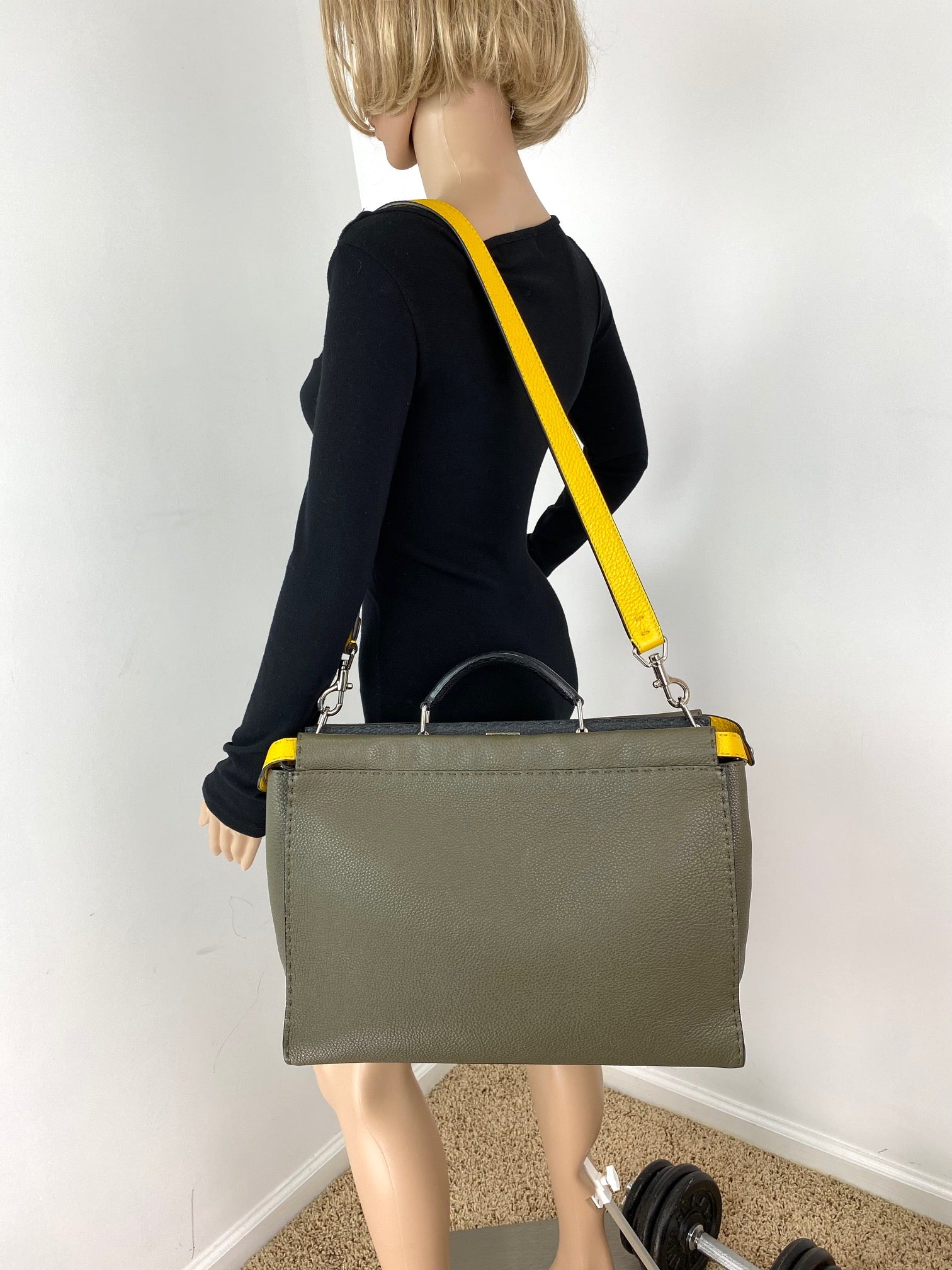 FENDI SELLERIA large Peekaboo Iconic Essential Messenger Briefcase Attache