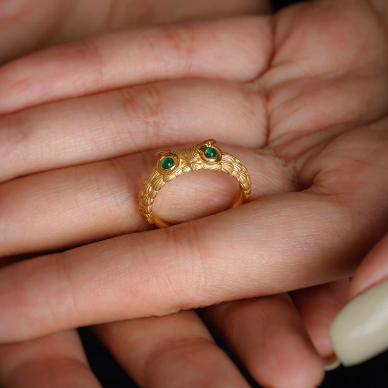 Dr. Owl Emerald Eye Band 18K Yellow Gold Open Ring