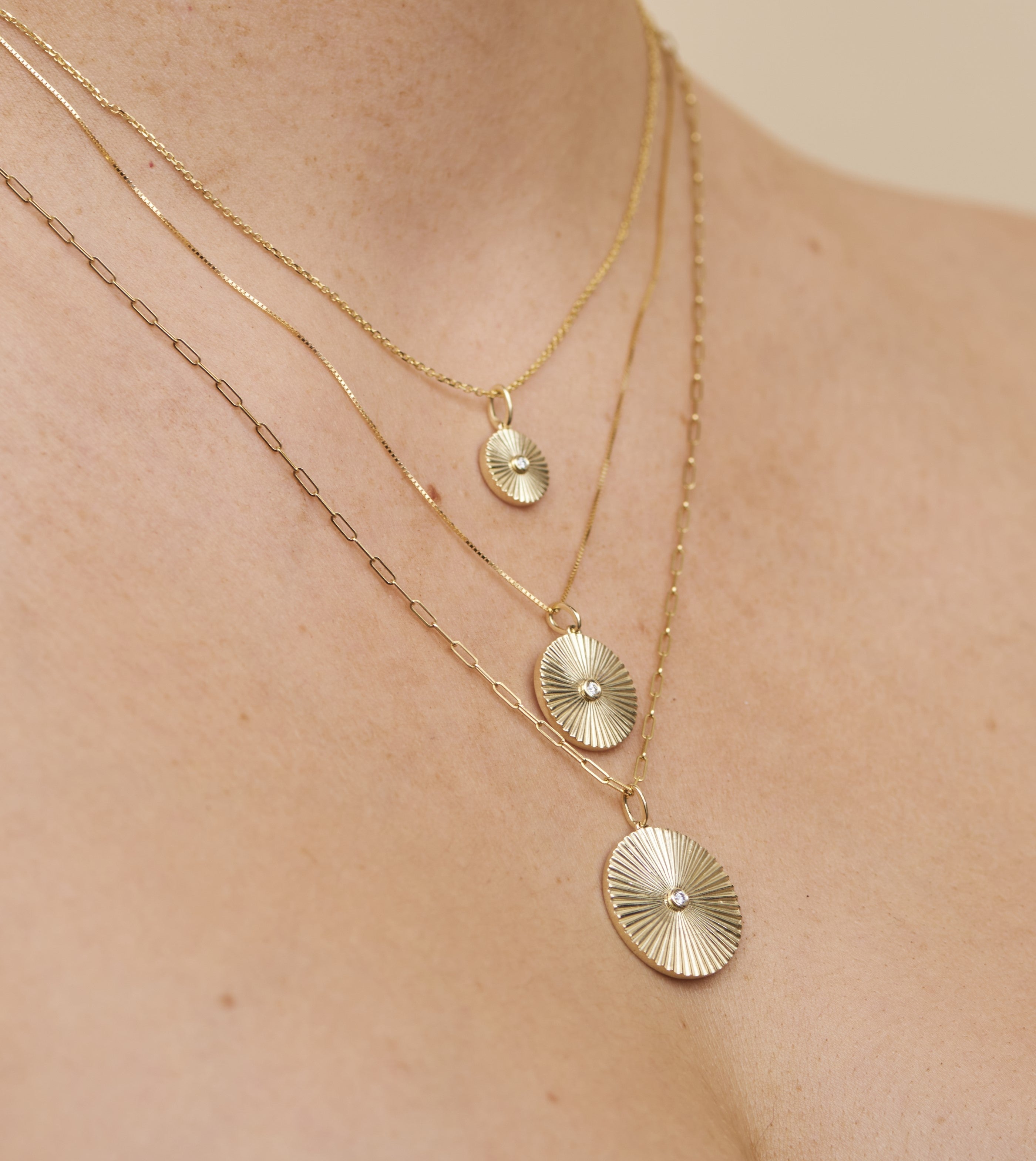 Diamond Fluted Medallion Necklace