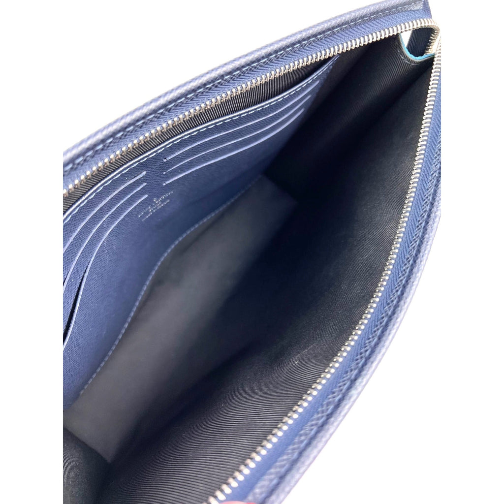 Louis Vuitton Pochette Voyage MM Taiga Dark Blue Leather Hand Bag Limited Edition