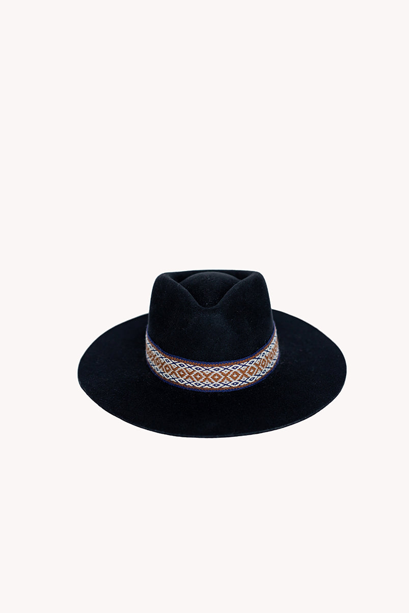 black-western-hat