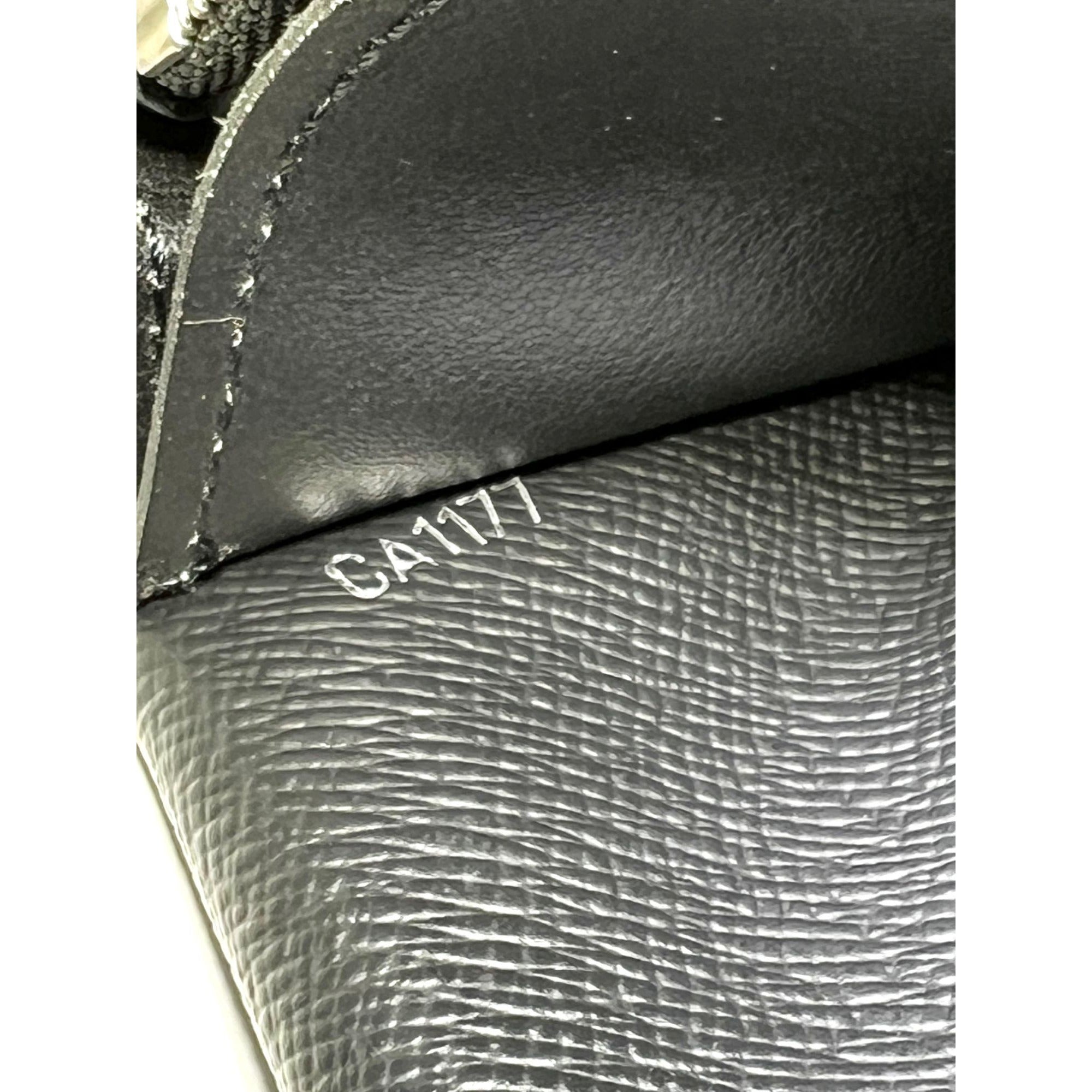 LOUIS VUITTON Epi Brazza Long Black Leather Wallet