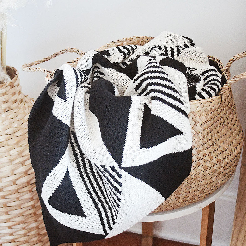 Envie Throw
