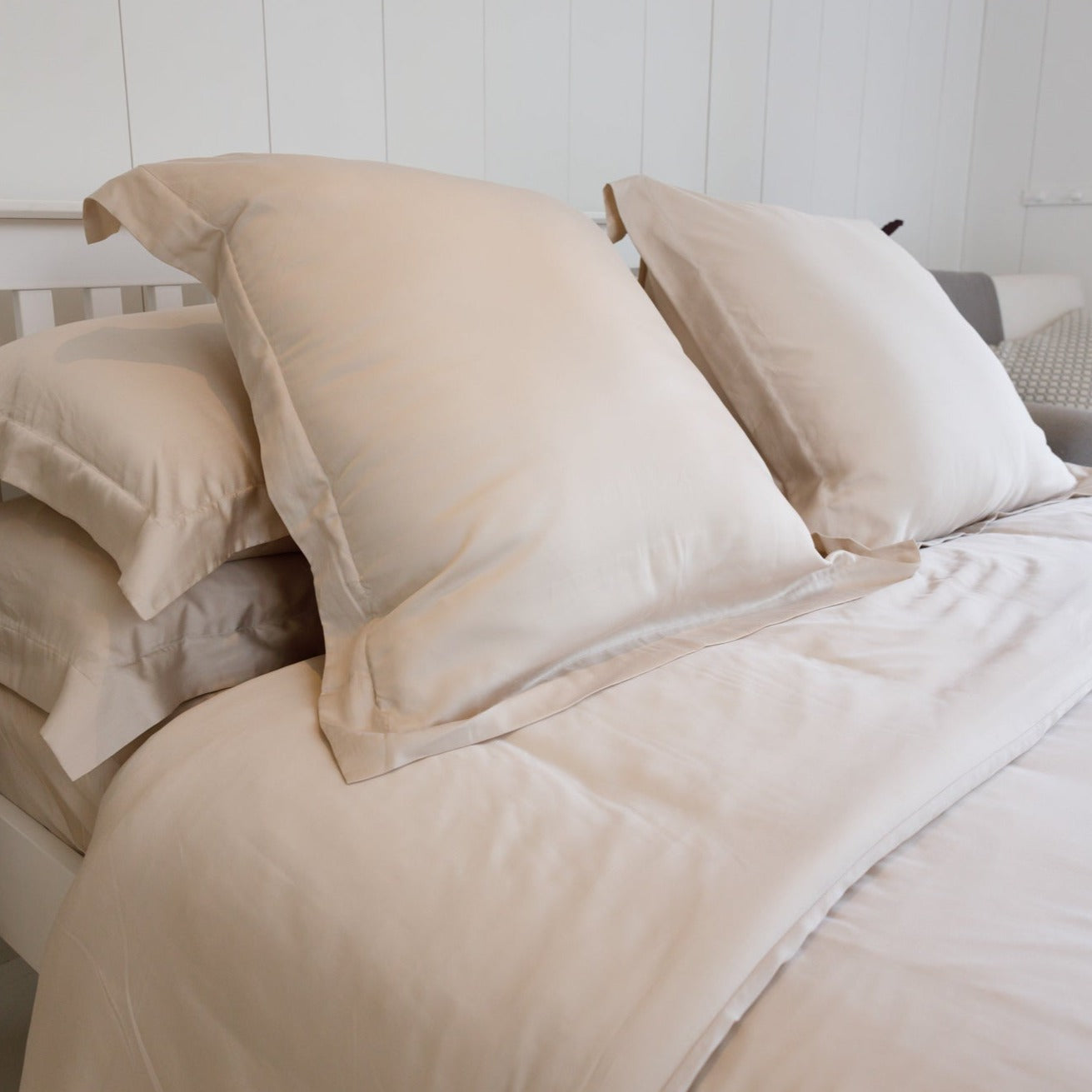 ethical-bedding-silk-bed-sheets-pillowcases