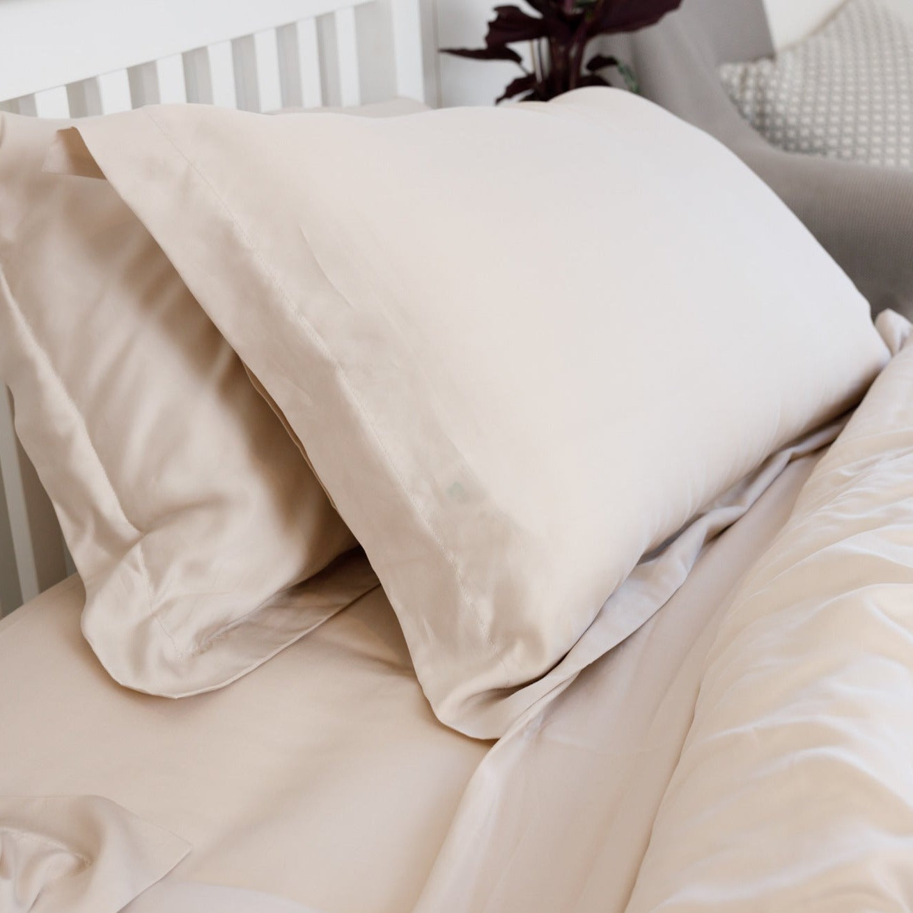 ethical-bedding-silk-bed-sheets-pillowcases