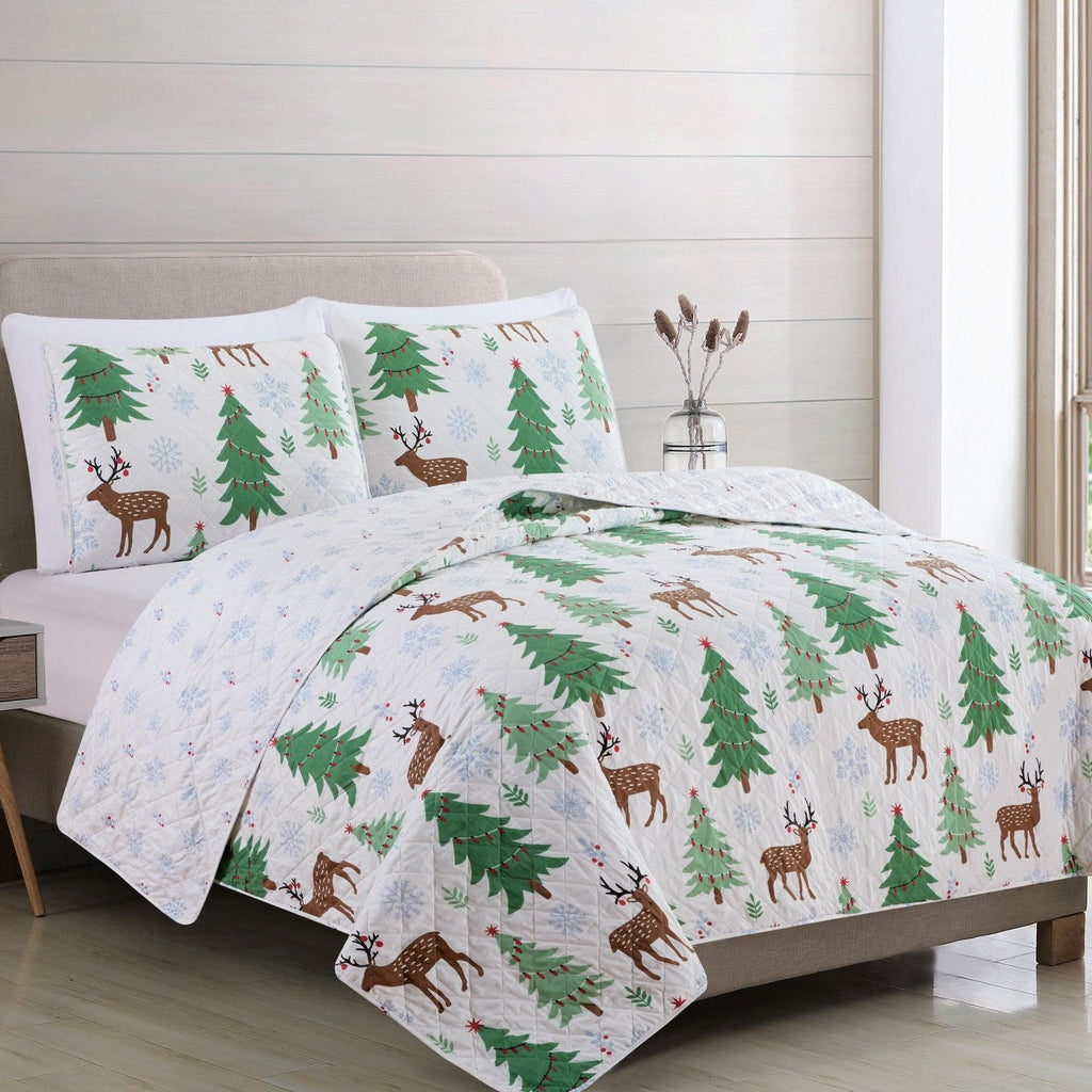 3-Piece Holiday Quilt - Holly Collection