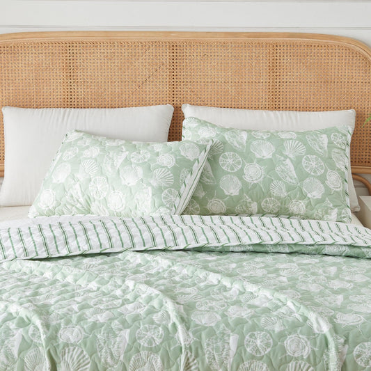 Green Seashell Quilt - Emerald Bay