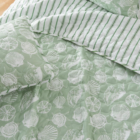 Green Seashell Quilt - Emerald Bay